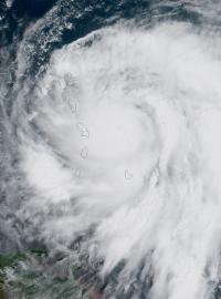 Hurikán Maria je extrémně nebezpečný, varuje centrum pro hurikány. Snímek z 18. září kolem páté hodiny odpoledne našeho času