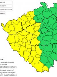 Jihozápadní polovinu Čech v pátek odpoledne a večer ojediněle zasáhnou silné bouřky, doprovázené silným větrem a přívalovým deštěm