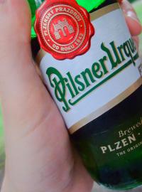 Lahev plzeňského piva; pivo; Pilsner Urquell; Plzeň