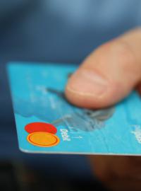 V Česku je 86 % procent všech bankovních karet bezkontaktních.