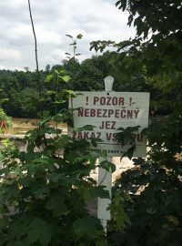 Jez zvaný Český Šternberk nedaleko stejnojmenného města na řece Sázavě patří k těm nejvíce nebezpečným v Česku