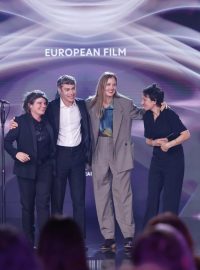 Cenu Evropské filmové akademie (EFA) pro nejlepší film získalo drama Anatomie pádu francouzské režisérky Justine Trietové