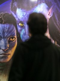 Reklama na film Avatar: The Way of Water na zastávce v Hong Kongu