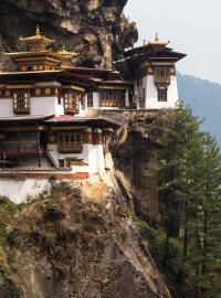 Taktsang, známý též jako Tygří hnízdo, je buddhistický klášter v Bhútánu ležící v blízkosti západobhútánského města Paro.