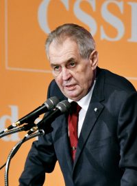 Prezident Miloš Zeman na sjezdu ČSSD prohlásil, že strana má obrovský potenciál. Pro menšiny by ale podle něj neměla zapomínat na většinu