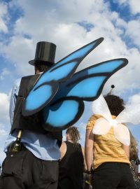Protestující přišli na Letnou třeba i jako v současnosti zpopularizovaný výraz „motýle“