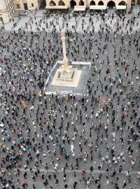Demonstrace svolaná a 9. června 2020 Milionem chvilek pro demokracii na Staroměstské náměstí v Praze