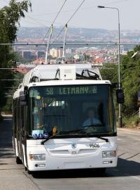 V Praze začíná po 46 letech jezdit trolejbusová linka.