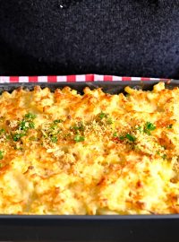 Dokonale zahřívací a komfortní pokrm, to je Mac and Cheese, tedy zapečené makarony se sýrem