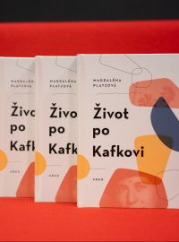 Vyhrajte knihu Život po Kafkovi od Magdalény Platzové