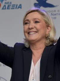Marine Le Penová děkuje příznivcům SPD na demonstraci SPD na Václavském náměstí