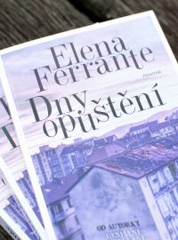 Kniha Eleny Ferrante