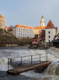 Hladina Vltavy v Českém Krumlově