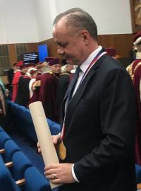 Masarykova univerzita ocenila slovenského prezidenta Andreje Kisku zlatou medailí
