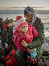 Po útlumu z minulých měsíců, kdy lidí přicházejících do Evropy kvůli protiepidemickým opatřením výrazně ubylo, počet lodí připlouvajících k řeckým břehům v současnosti opět pomalu roste