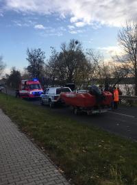 Zásah hasičů a policistů při pádu ultralehkého letadla na Litoměřicku