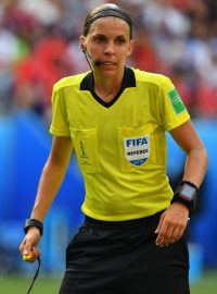 Francouzská fotbalová rozhodčí Stéphanie Frappartová