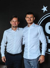 Sportovní ředitel Sparty Tomáš Rosický (vlevo) a Dimitrije Kamenovič