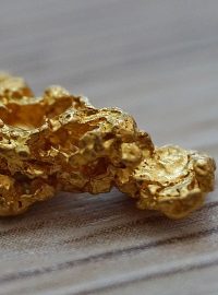 Surové zlato (ilustrační foto)