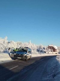 Německá policie hlídá na hranicích s Českem.