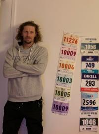 Tomáš Burda a jeho sbírka startovních čísel