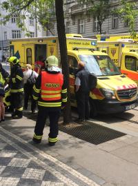 V centru Prahy se srazily dvě tramvaje. Nehoda se stala u tramvajové zastávky Štěpánská v ulici Ječná mezi I. P. Pavlova a Karlovým náměstím.