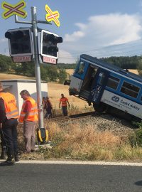 Střet vlaku s dodávkou na Rakovnicku