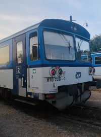 Dieslový vlak Českých drah, který pravidelně jezdí na trase Pražského Semmeringu