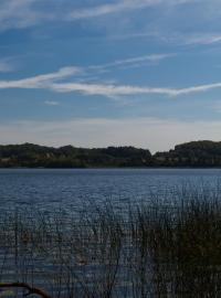 Vulkán pod Laacher See v Německu je stále aktivní