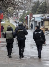 Ukrajinská policie na obchůzce Mariupolu