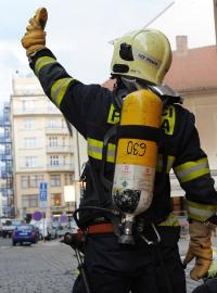 Hasiči ve čtvrtek zasahovali v centru Prahy u masivního úniku plynu