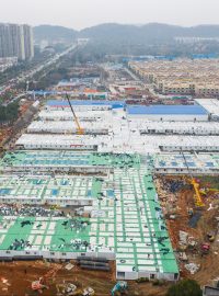 Novou nemocnici Chuo-šen-šan úřady postavily za 10 dní