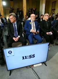 Ministři vlády Petra Fialy usedli na tiskové konferenci do první řady