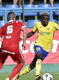 Hráč Zlína Ubong Moses Ekpai v zápase proti Zbrojovce Brno