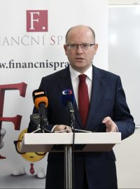 Ministr financí Ivan Pilný (ANO) a premiér Bohuslav Sobotka (ČSSD)