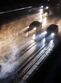 Silnice v okolí německého Frankfurtu v pondělí ráno