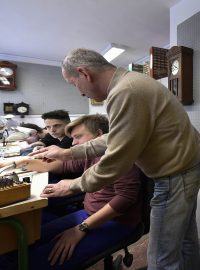 Střední škola průmyslová, technická a automobilní Jihlava nabízí jako jediná v ČR a na Slovensku vyučení v oboru hodinář