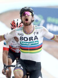 Peter Sagan v cíli závodu Paříž-Roubaix