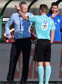 Olomoucký trenér Jílek byl během zápasu v Jablonci rozhodčím vykázán na tribunu.