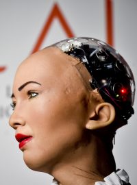 Sophia je považována ze nejvyvinutější humanoidní robotku s umělou inteligencí na světě.
