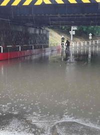 Vydatné srážky napomohly k zatopení podjezdu na ulici Dolnostudénská v Šumperku