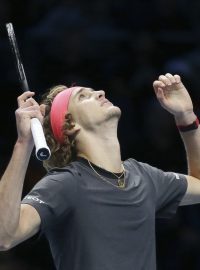Alexander Zverev vyřadil v semifinále Turnaje mistrů Rogera Federera