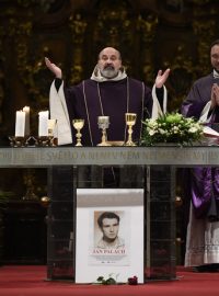 V Praze se uskutečnila mše za Jana Palacha.