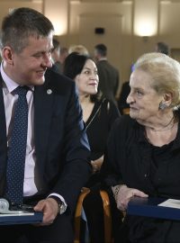 Ćeský ministr zahraničí Tomáš Petříček a bývalá americká ministryně zahraničí Madeleine Albrightová