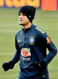 Fotbalisté Brazílie při tréninku v Praze před přípravným utkání Česká republika - Brazílie. (zleva) Philippe Coutinho a Roberto Firmino.