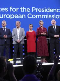 Debata spitzenkandidátů zleva: Jan Zahradil, Nico Cue, Ska Kellerová, Margrethe Vestagerová, Frans Timmermans a Manfred Weber