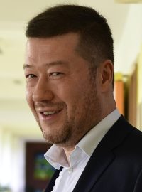 Předseda hnutí Svoboda a přímá demokracie (SPD) Tomio Okamura přišel 24. května v Praze-Libni odevzdat svůj hlas ve volbách do Evropského parlamentu.