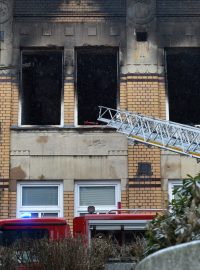 Vyhořelý Domov pro osoby se zdravotním postižením Kavkaz ve Vejprtech.