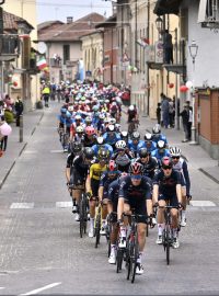 Cyklisté na 2. etapě Giro d&#039;Italia