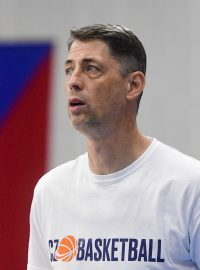 Trenér českých basketbalistek Štefan Svitek